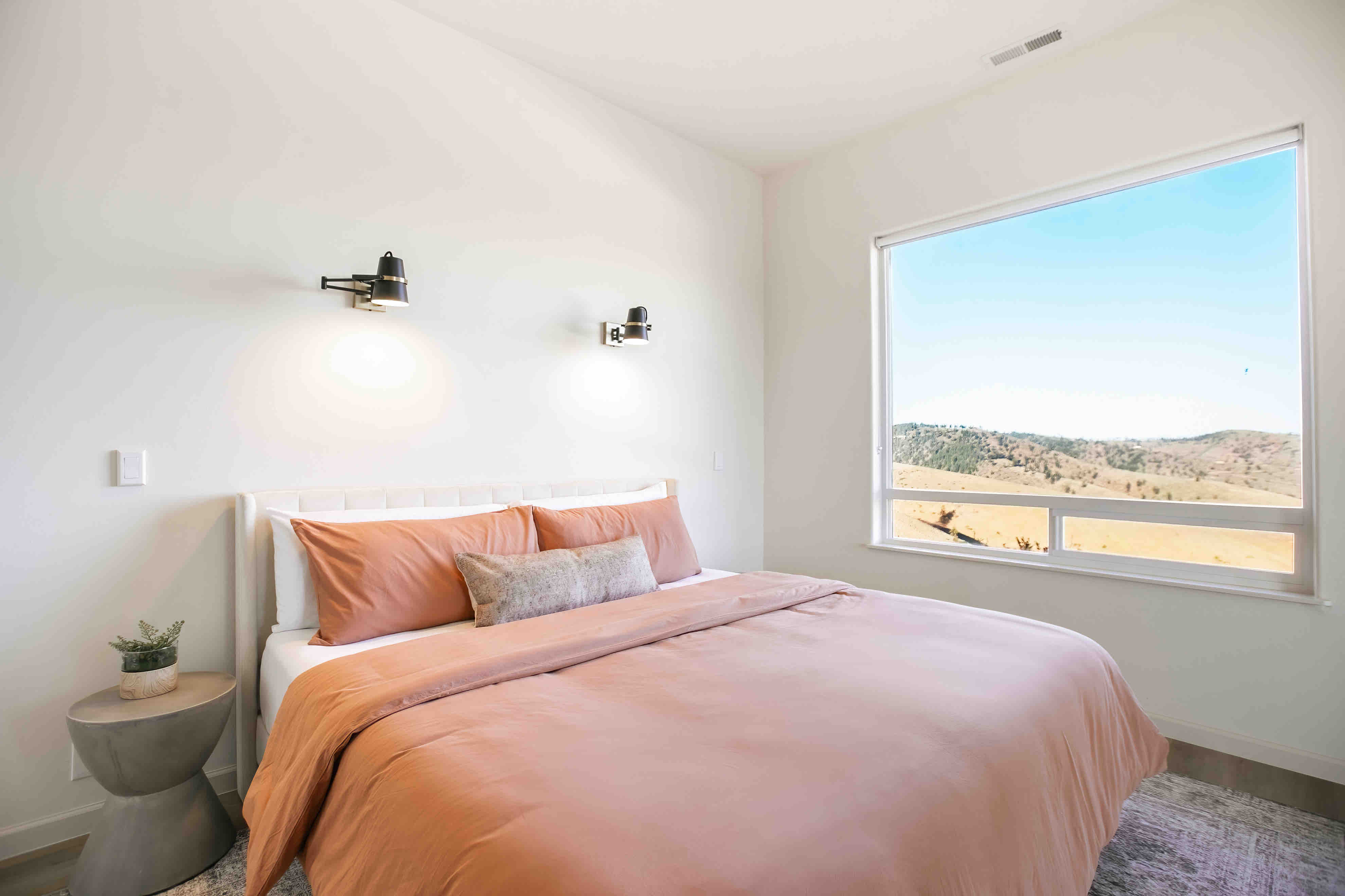 Bedroom thumbnail 2